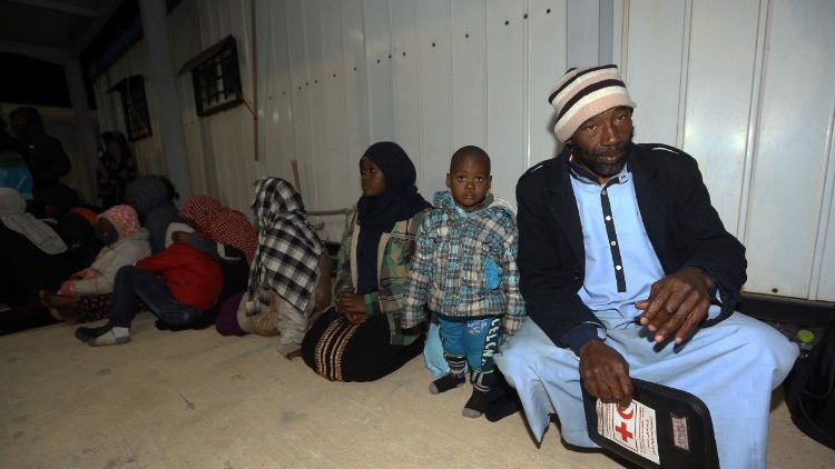 Migranti nei campi di detenzione in Libia