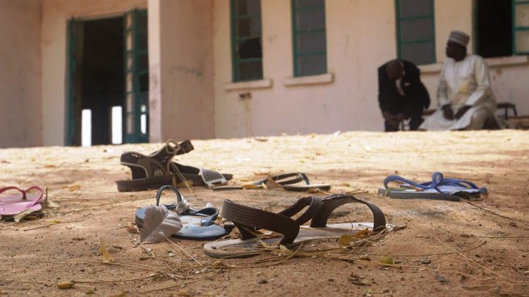 Nigeria. Il cortile di una scuola dopo il rapimento di alcuni alunni da parte dei Boko Haram