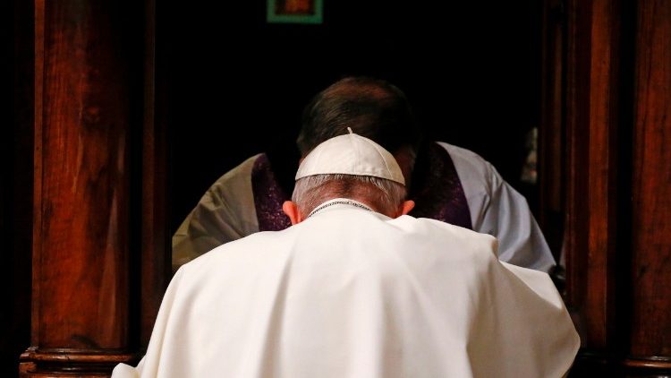 Santa Sé reitera inviolabilidade do segredo da Confissão - Vatican News