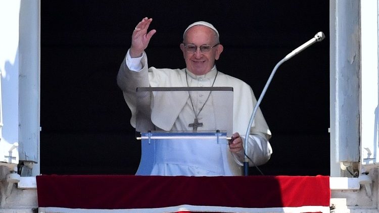 Pave Frans under angelus søndag 8. juli 2018