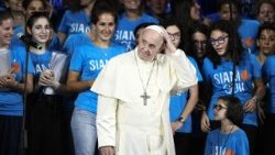 italy-pope-youths-religion-1534017099801.jpg