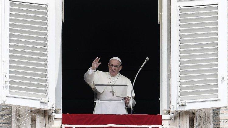 教皇フランシスコ、2018年8月15日「聖母の被昇天」の祭日、バチカンでの正午の祈り