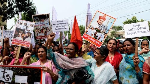 Indien: Bischof lässt Amt ruhen