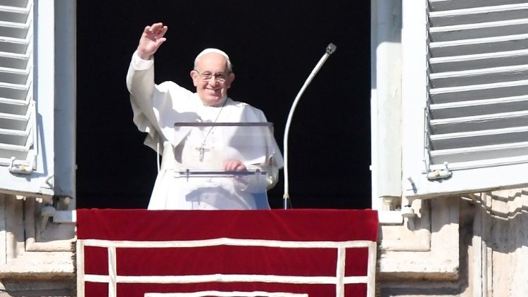 教皇フランシスコ、2018年11月11日、バチカンでの日曜正午の祈り