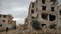 Damaged building in western Aleppo