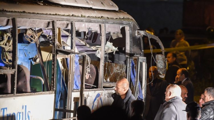 Turistički autobus nakon eksplozije