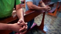 尼加拉瓜信友在祈祷