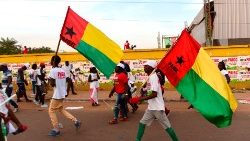 Militants du Parti africain pour l'indépendance de la Guinée et du Cap-Vert (PAIGC), le 8 mars 2019 dans les rues de Bissau. 