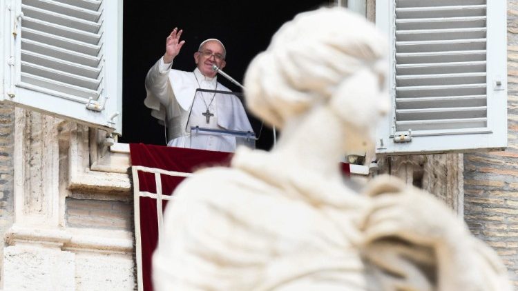 Paavi Franciscus: Jeesus ei tullut tuomitsemaan, vaan pelastamaan