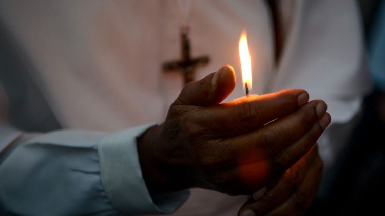 श्री लंका में हमले के उपरान्त भारत के ख्रीस्तीय प्रार्थनारत- प्रतीकात्मक तस्वीर   