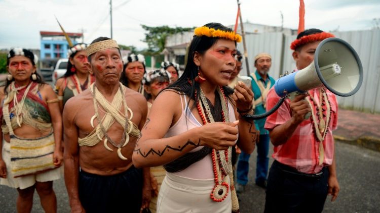 Manifestation d'indiens Waorani contre un projet d'exploitation pétrolière sur leurs terres, en Équateur, le 11 avril 2019.