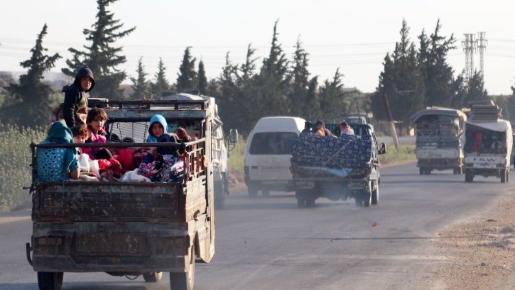 Civili siriani in fuga dalle zone di conflitto