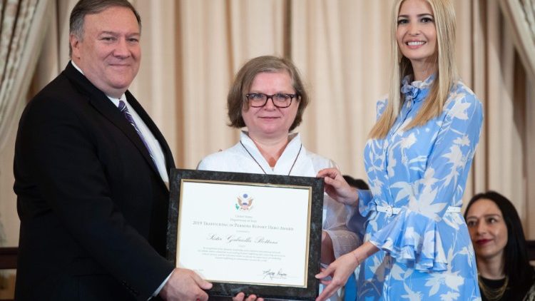 博塔尼修女获得反对贩卖人口英雄国际奖