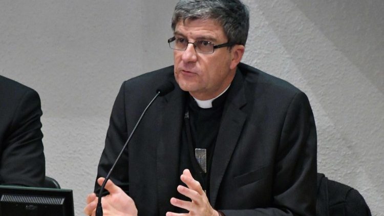 Remešský arcibiskup Éric de Moulins-Beaufort, předseda Francouzské biskupské konference