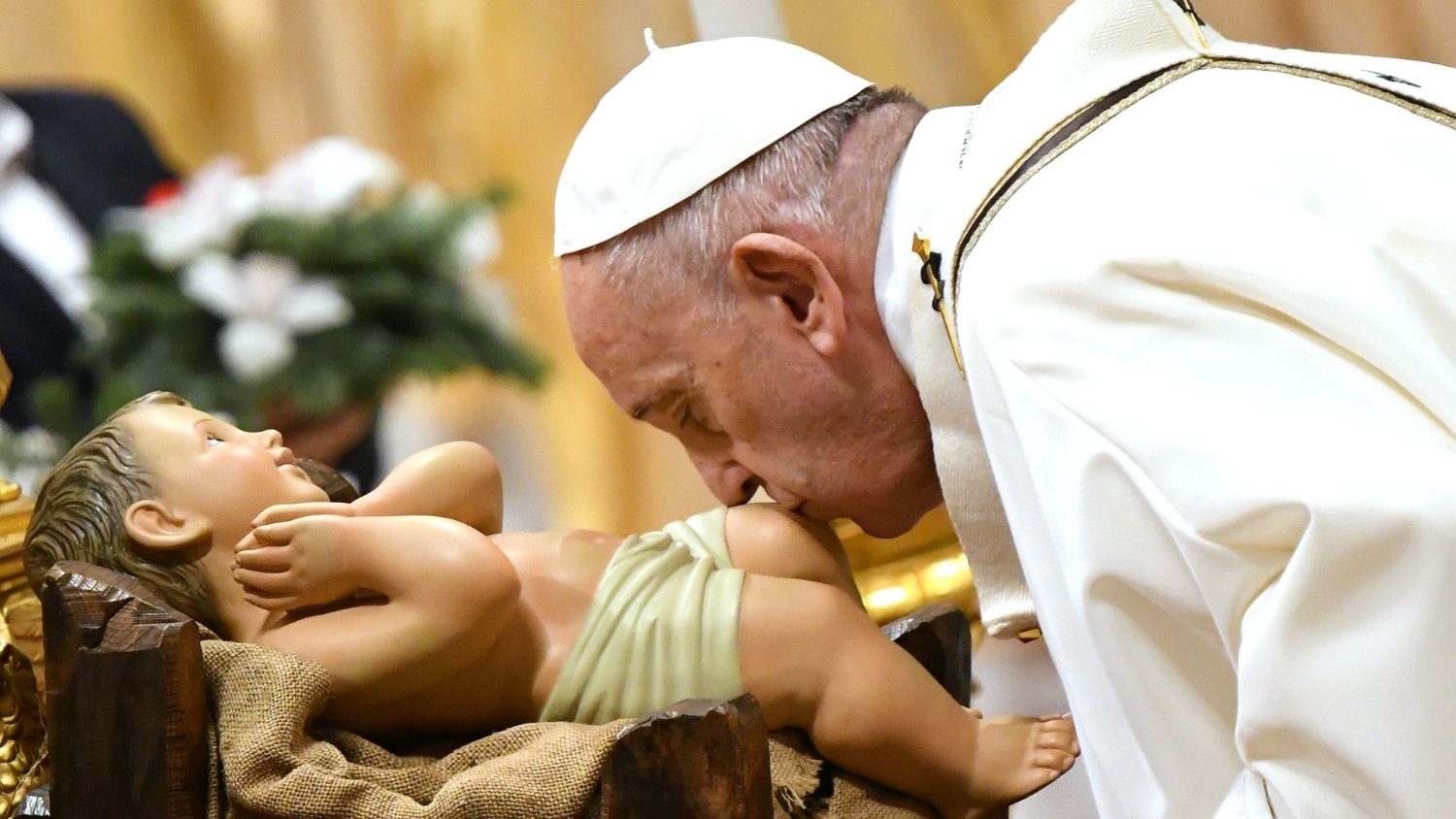 Papa Francisco na Noite de Natal: amar não é tempo perdido - Vatican News
