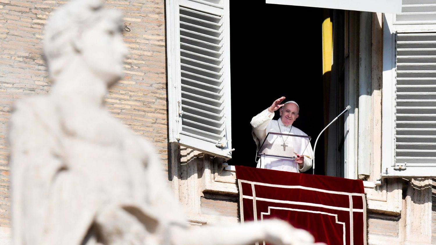 День избрания папы Римского. Избирает папу 7
