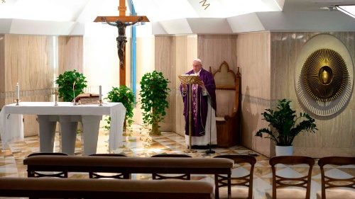 Papež med homilijo: Imeti pogum pogovarjati se z Gospodom o svojih grehih