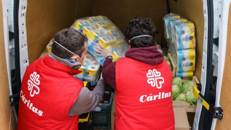 Caritas na Espanha em ajuda aos necessitados diante da pandemia do Covid-19