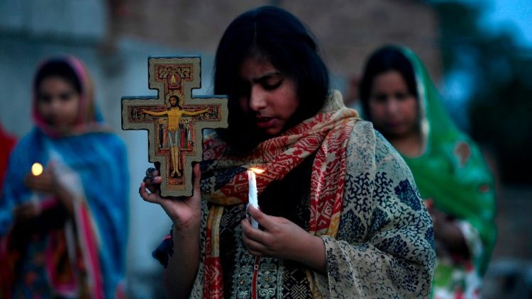 Chrétiennes en prière au Pakistan