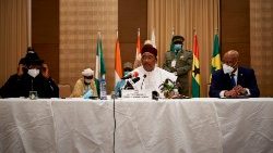 Bamako: summit diplomatico della Cedeao per il Mali