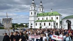 白俄羅斯大選後，人們上街遊行