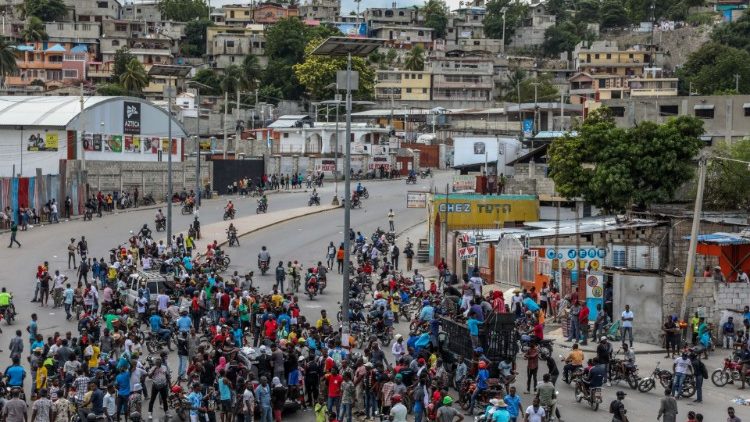 Des manifestants dans les rues de Port-au-Prince, le 18 novembre 2020