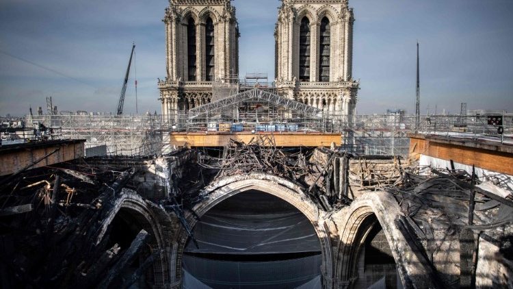 Vue sur le toit de Notre-Dame de Paris, le 24 novembe 2020