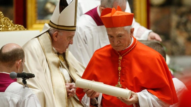 Le cardinal Tomasi lors du consistoire du 28 novembre avec le Pape François