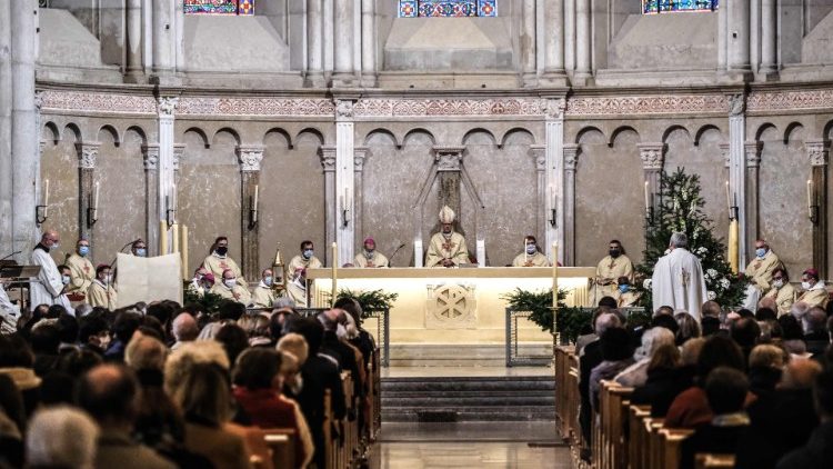 Messe in Frankreich während der Weihnachtszeit