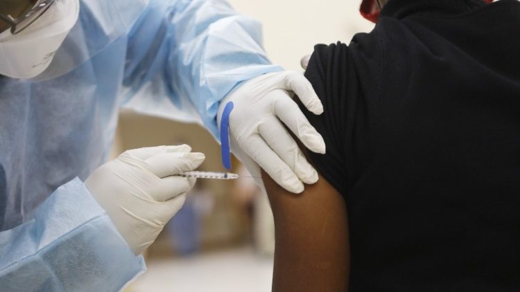 Cijepljenje cjepivom protiv bolesti COVID-19