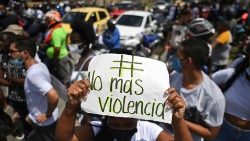 Dimostrazione contro gli scontri dei gruppi armati illegali a Buenaventura 