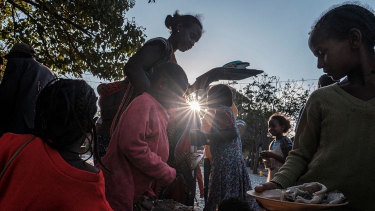Femmes et enfants dans la province éthiopienne du Tigré, à Mekele, la capitale, le 24 février 2021.