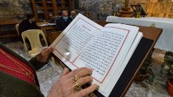 Les Assyro-Chaldéens parlent et écrivent une langue syriaque proche de l’araméen, la langue du Christ.