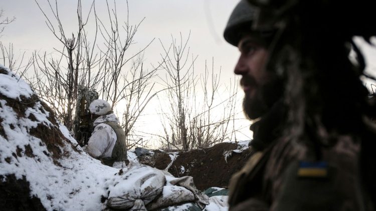 Soldats ukrainiens sur la ligne de front dans la région de Donetsk, le 16 février 2021.