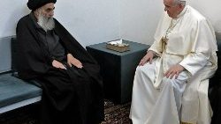 L'incontro di Papa Francesco con Al-Sistani due anni fa a Najaf, in Iraq