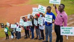 Young Ugandans demonstrate for changes in environmental policies 