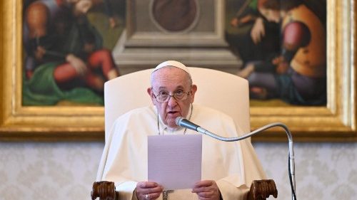 Påven Franciskus talade vid allmänna audiensen 21 april om vikten av den muntliga bönen