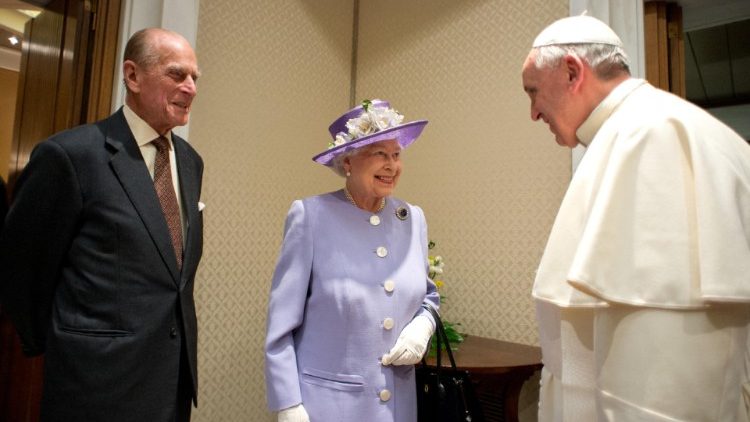 Pope Francis greets Queen Elizabeth II and Prince Philip on 3 April 2014