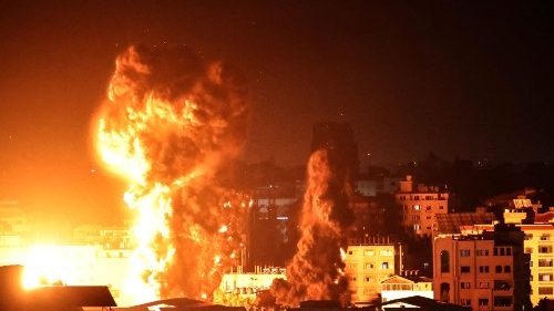Pesanti attacchi tra Hamas e Israele