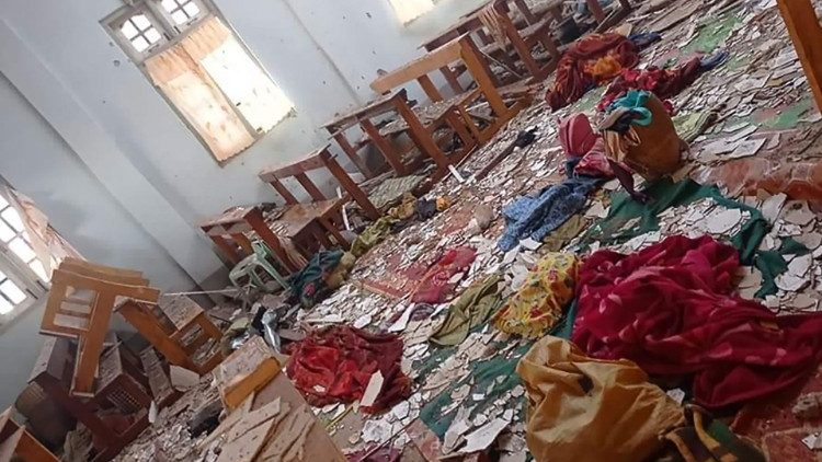 Archivbild: Eine bombardierte Kirche in Myanmar, Ende Mai