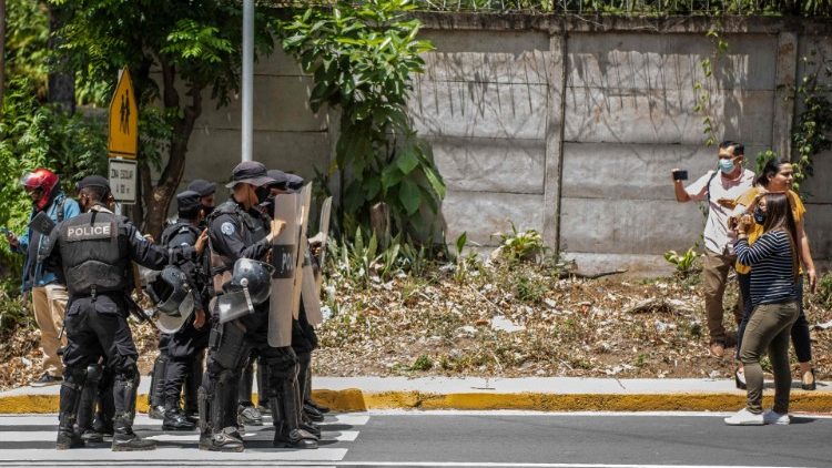 La policia nacional de Nicaragua ante las manifestaciones