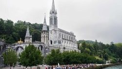 Vue sur le sanctuaire de Lourdes, en juillet 2021
