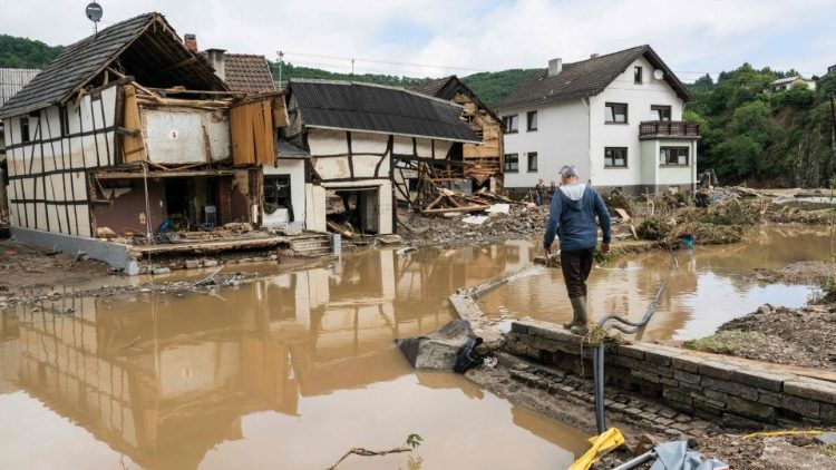 深刻な洪水被害を受けたドイツ西部シュルトで　2021年7月15日