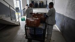 Detenuti al lavoro in un carcere colombiano