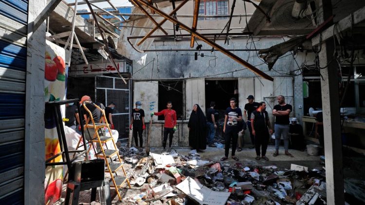 Kraj eksplozije na tržnici Wuhailat v Baghdadu.