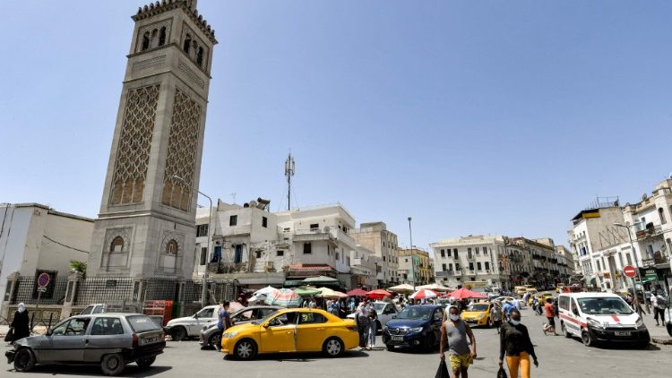 Abp Antoniazzi: Tunezyjczycy potrzebują odzyskać utraconą nadzieję