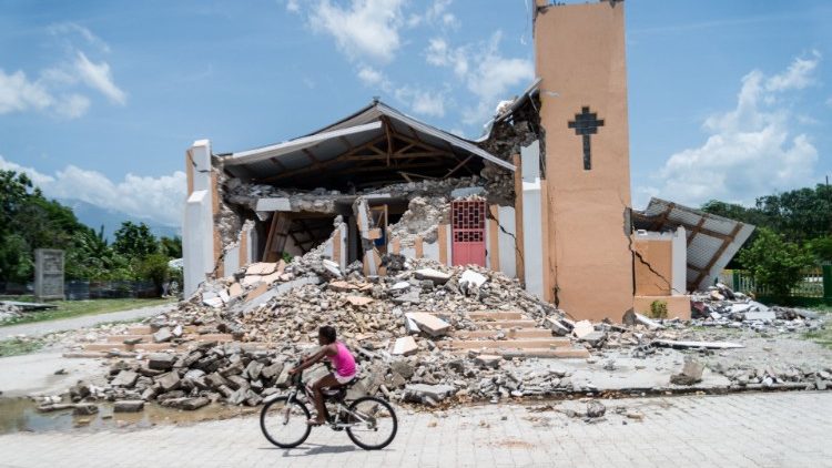 Une église en ruine à Chardonnières, Haïti, le 18 août dernier, quatre jours après un séisme de magnitude 7,2. 