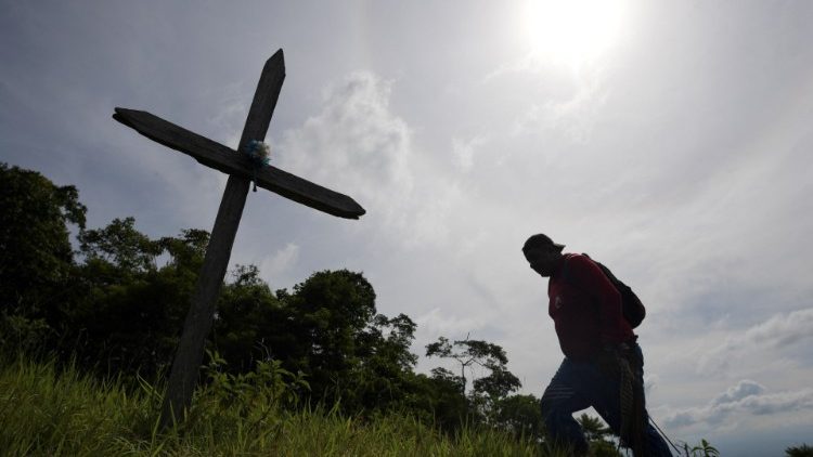 Kolumbia: biskupi wzywają do zaprzestania bratobójczych walk