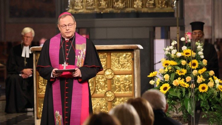 Bischof Bätzing bei einem ökumenischen Gottesdienst im August
