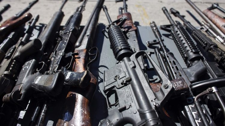 Brytyjscy biskupi apelują: skończmy z handlem bronią